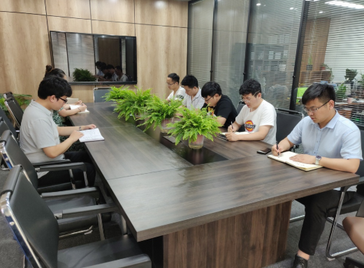 APP開發(fā):選擇外包公司還是選擇自主研發(fā)？